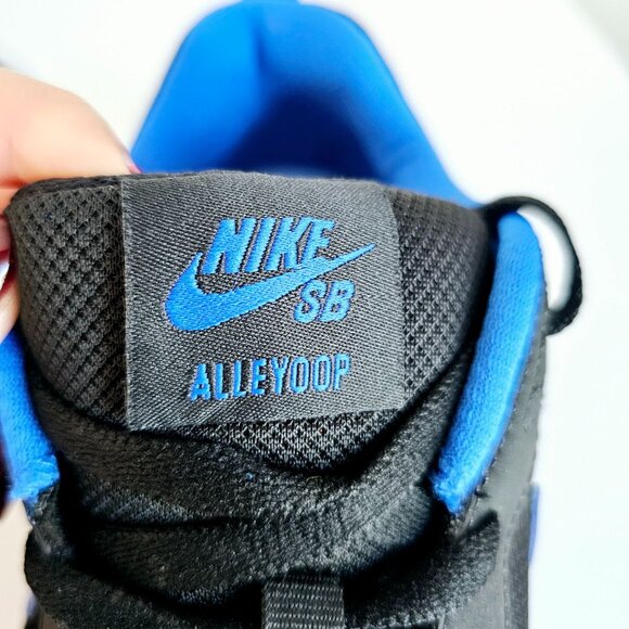 Nike Men's Black and Blue Sneakers - Picture 5 of 9